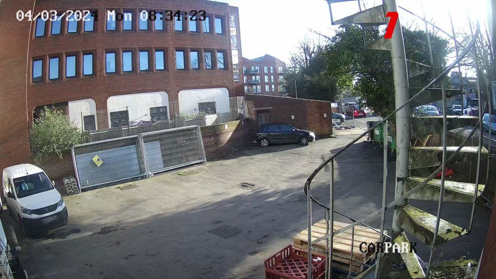 LLM analyses images from CCTV. Test 2