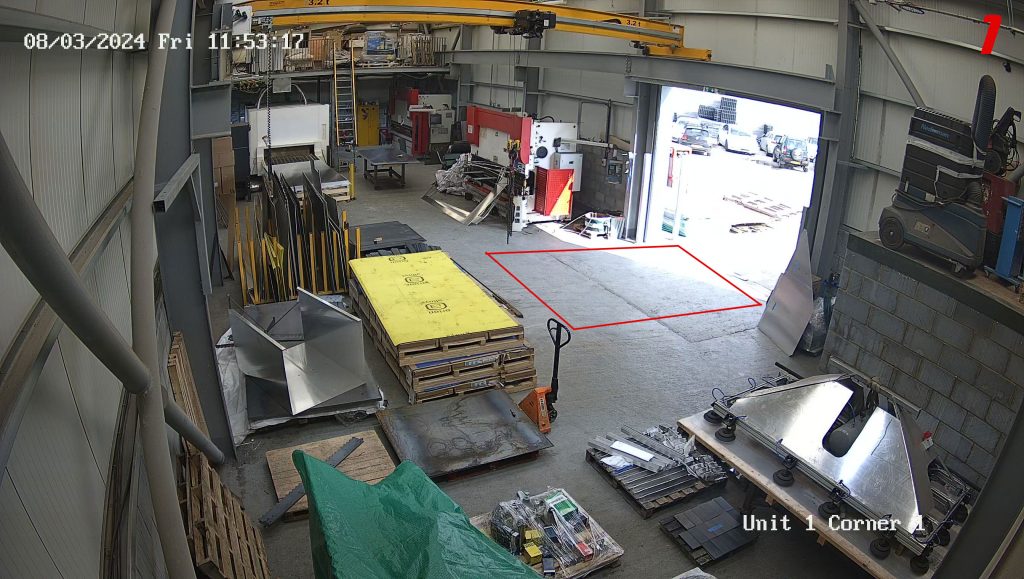LLM analyses images from CCTV. Test 6